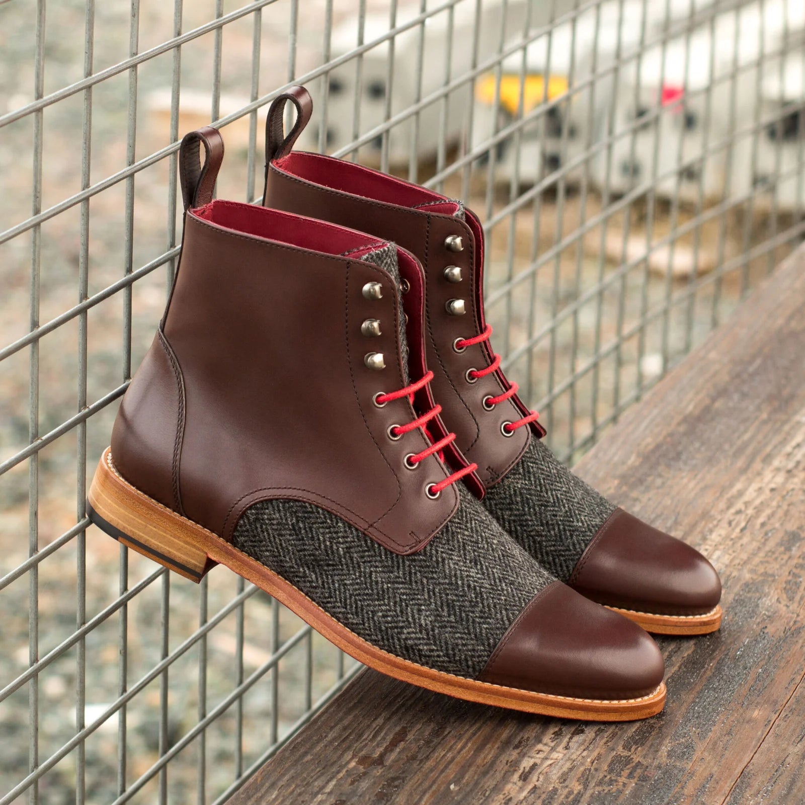 WOMEN&#39;S CAPTOE BOOTS